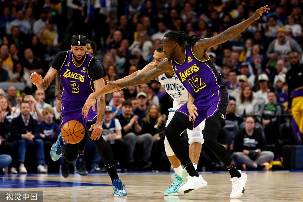 C罗更是两 C罗更是两